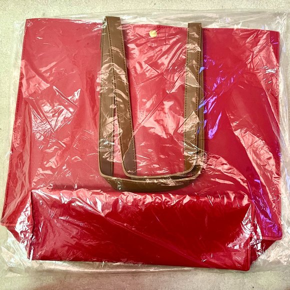 BNWT Faux Leather Hello Kitty shoulder bag - Picture 3 of 5